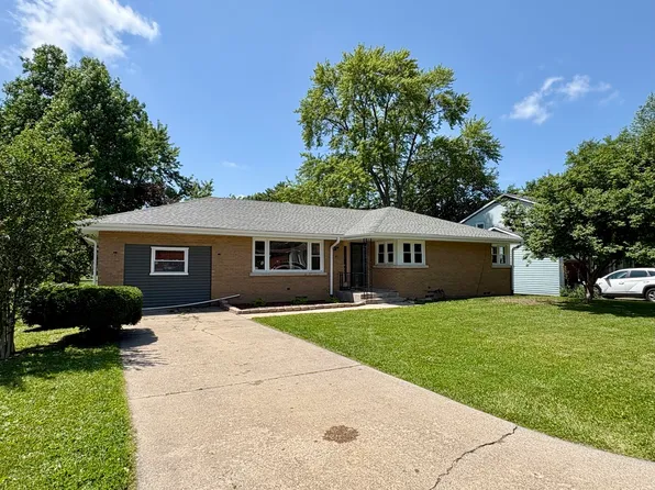 1740 E Duane Blvd, Kankakee, IL 60901
