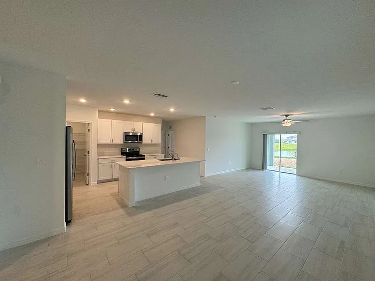 11634 Radiant Shore Loop — Photo 8