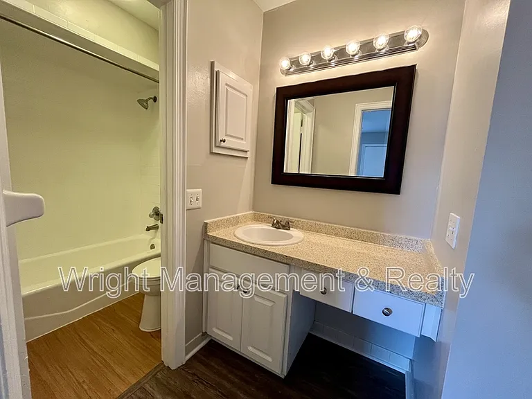505 S Westland Ave #D — Photo 9
