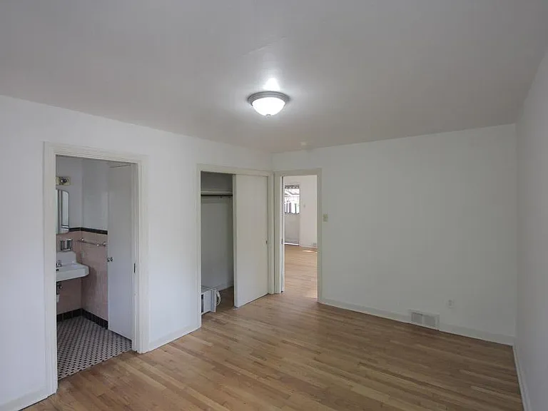415 Franklin Ave #2 — Photo 15
