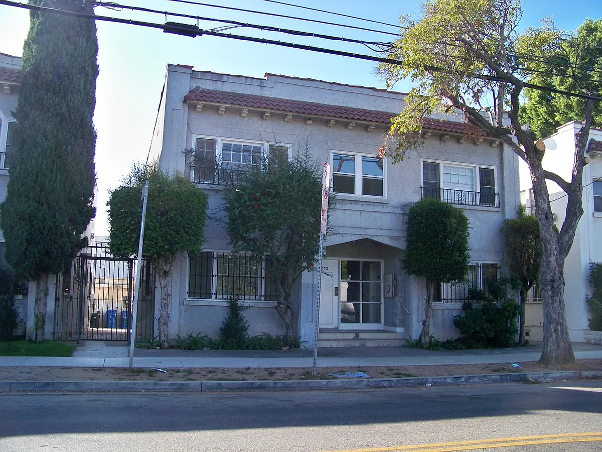 Building Photo - 4772 Franklin Ave #2