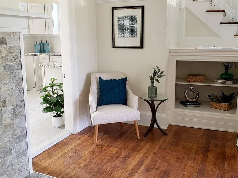 322 King St — Photo 8