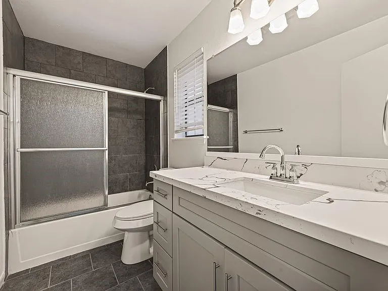 13431 Clarewood Dr — Photo 27