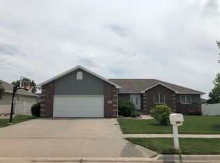 1707 E 47th Street Pl, Kearney, NE 68847
