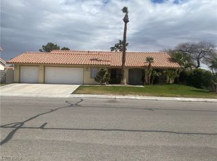 5808 Willowcreek Rd, North Las Vegas, NV 89031