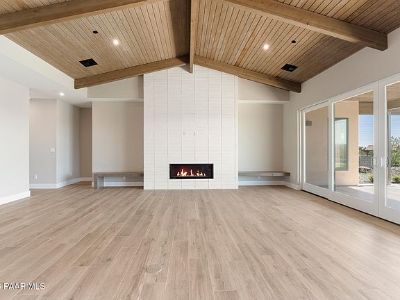3rd image of 5641 Meridian Ct