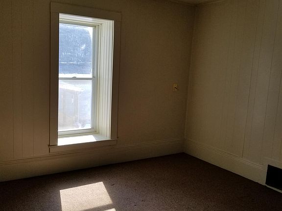 5th image of 714 N Washington St