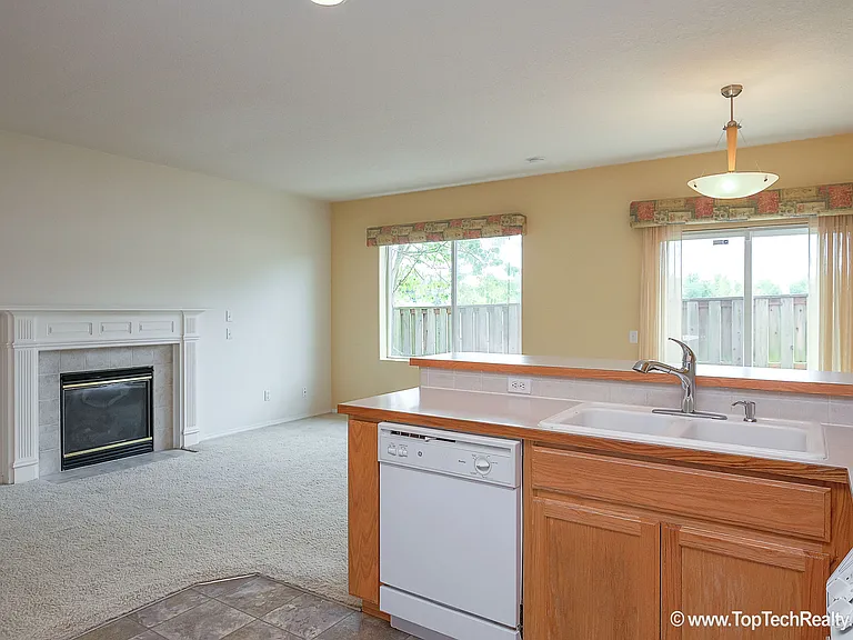 6554 NE Forest Ln — Photo 18