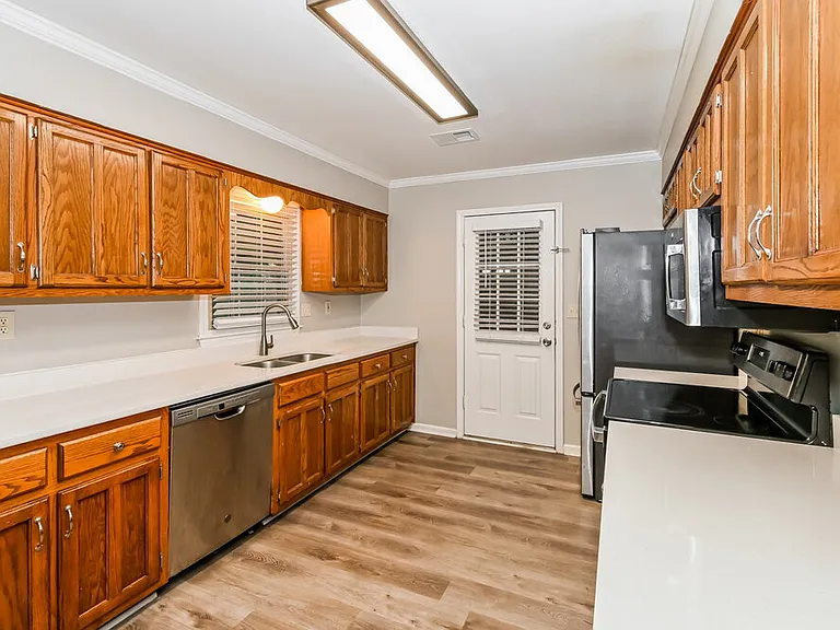 861 White Pine Dr — Photo 8