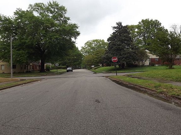 5th image of 3865 Vernon Ave