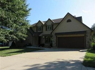 1009 SE Oak Hill Dr, Lees Summit, MO 64081