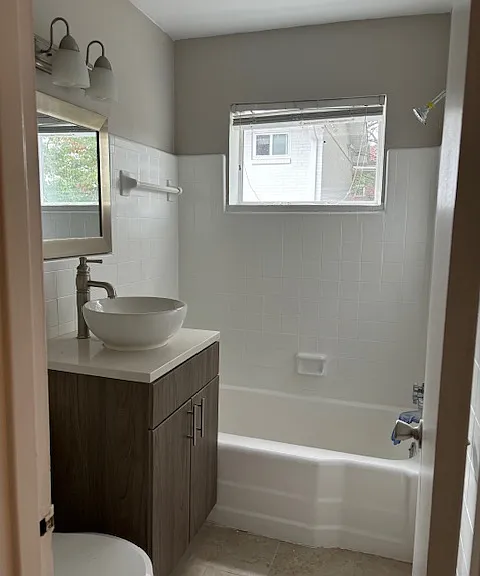 955 Greenwood Ave NE #6 — Photo 4