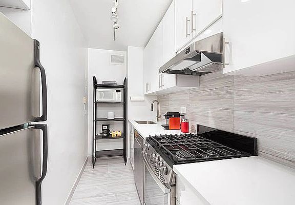 5th image of 159 W 53rd St APT 29D