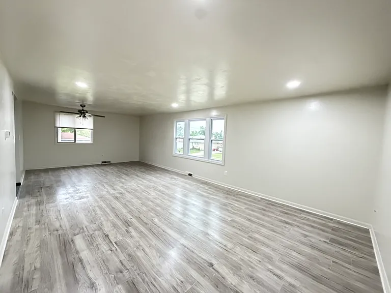 26 Sherry Dr #UPPER — Photo 3