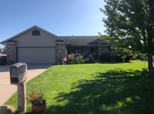 3874 Labrador Dr, Janesville, WI 53546