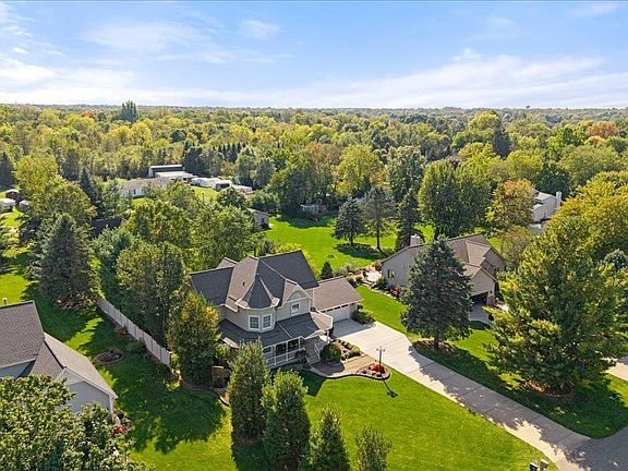 3rd image of 4207 Crescent View Dr