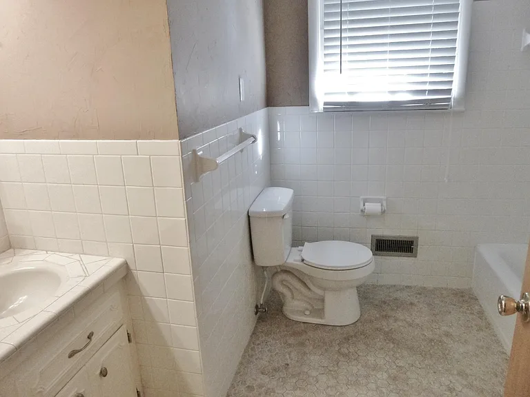 Main bathroom