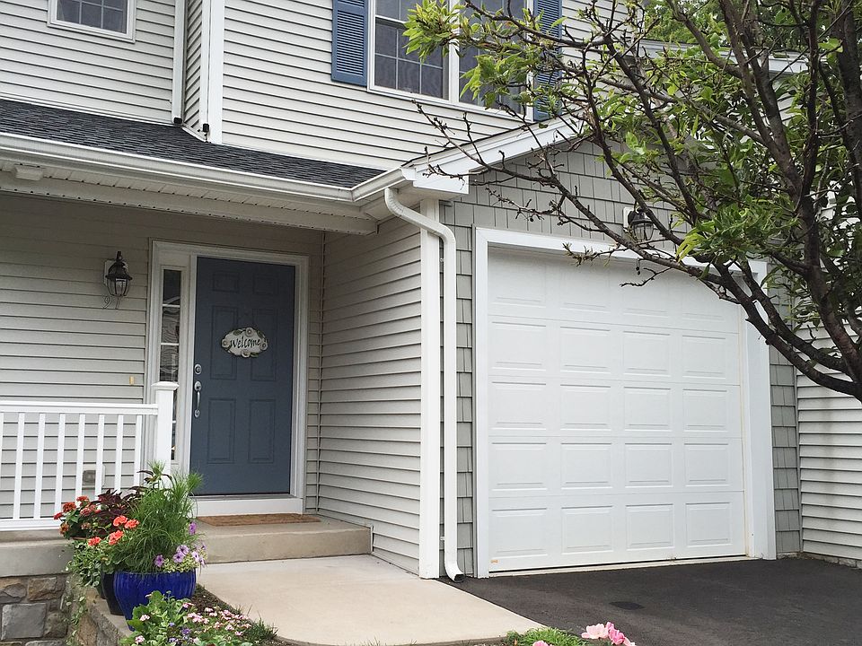 1st image of 91 Gianna Dr
