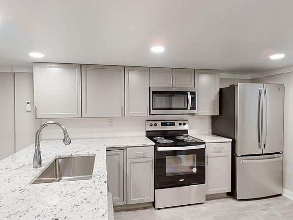 2nd image of 1257 Central Dr