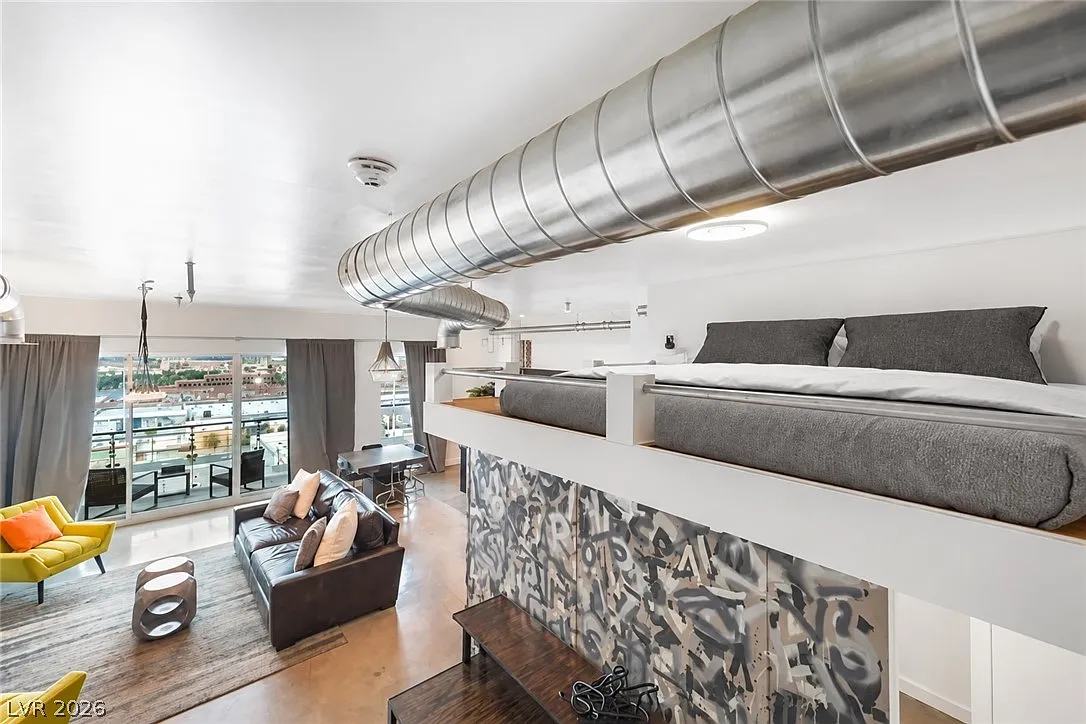 Newport Lofts — Photo 3