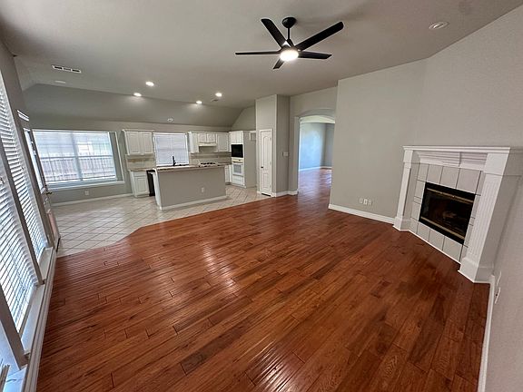 3rd image of 2416 Kariba Ln