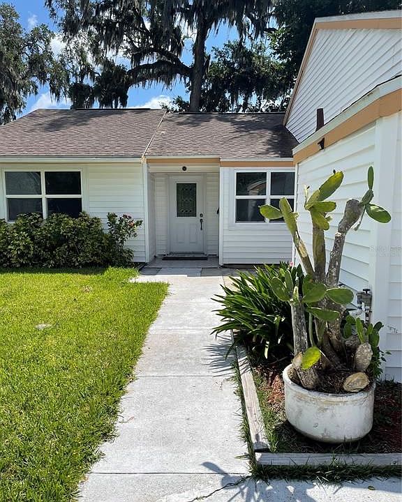 1st image of 25 Fawn Ln