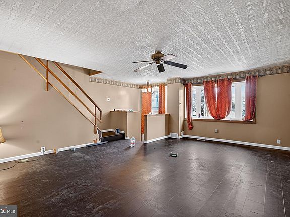 5th image of 3268 Birch Rd