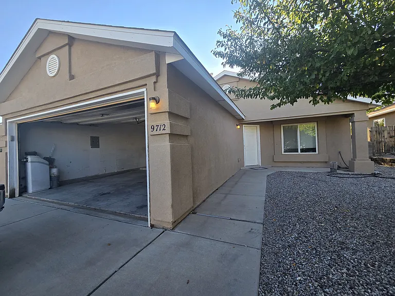 9712 El Patron Rd SW — Photo 2