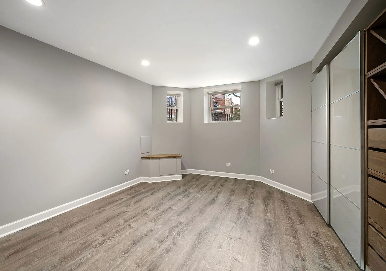 2 bed, 1.0 bath, 900 sqft, $2,899 — Photo 2