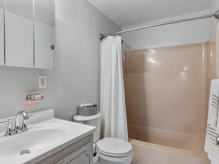 61 Spencer Rd #30I — Photo 1