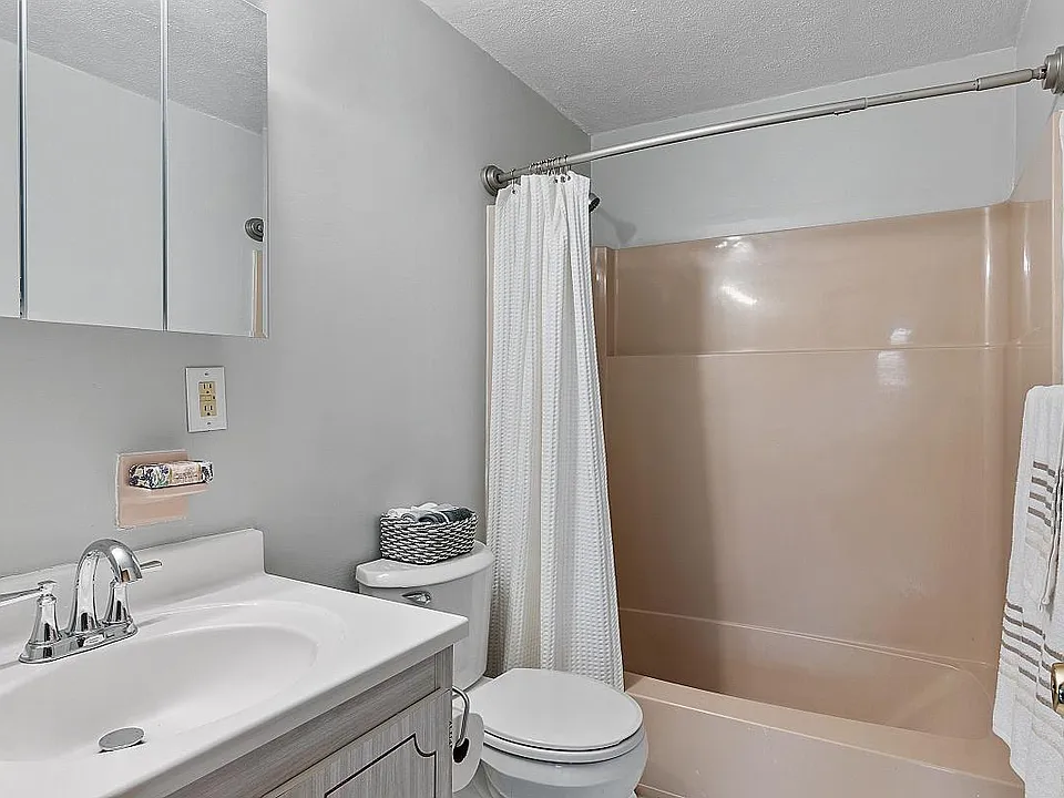 61 Spencer Rd #30I