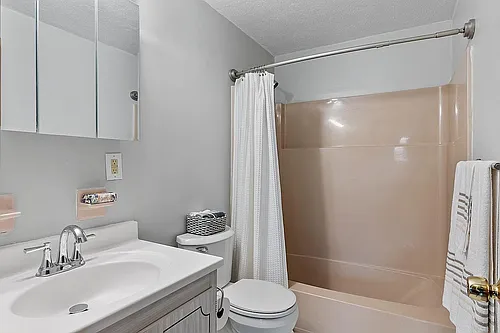 61 Spencer Rd #30I Photo 1 61 Spencer Rd #30I Photo 1