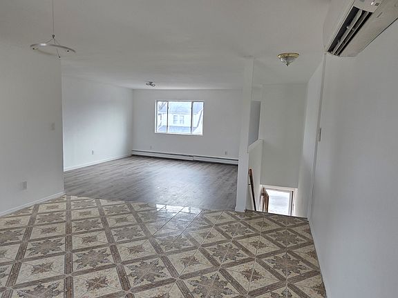 3rd image of 17427 126th Ave #2