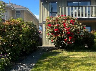 446 W 6th St #A, North Vancouver, BC