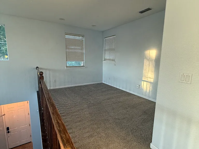1661 Columbus Rd — Photo 14