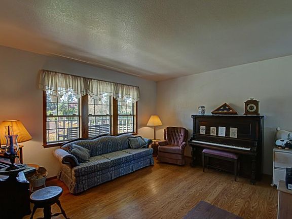 3rd image of 2838 Strawberry Ln NE