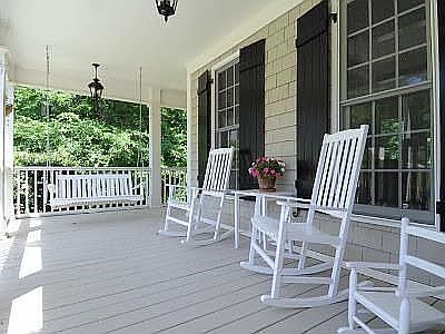 front porch that wraps around