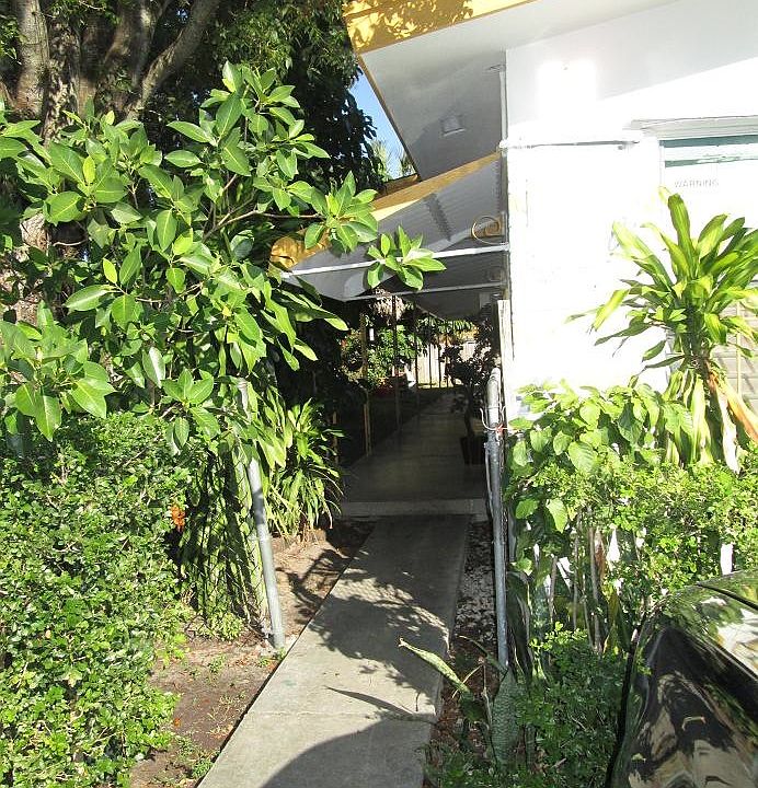 1st image of 420 NE 1st Ave #2