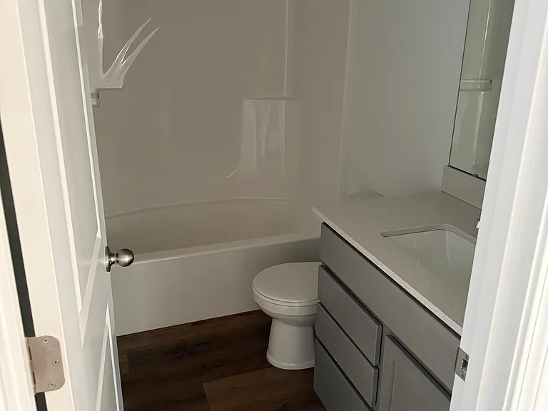 1624 Holly Pl — Photo 2
