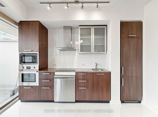 14 York St #2006, Toronto, ON M5J 0B1
