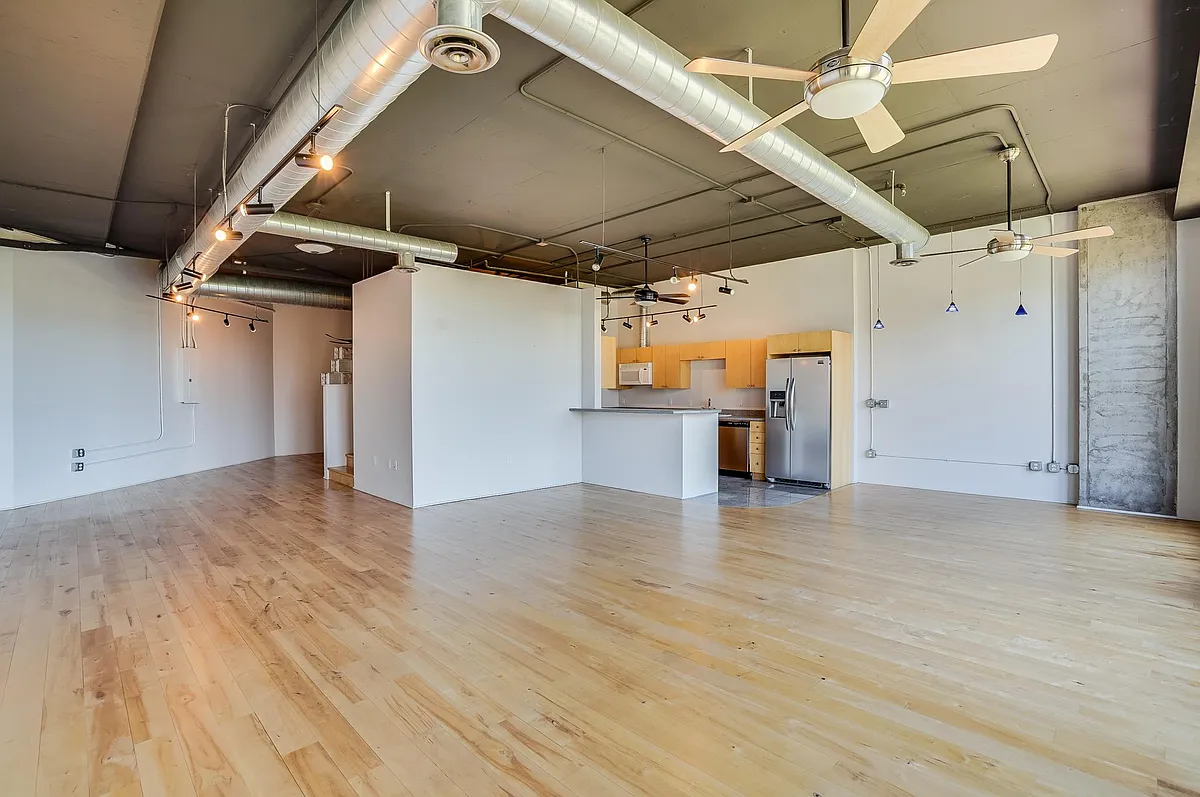Building Photo - 21 6th St #404