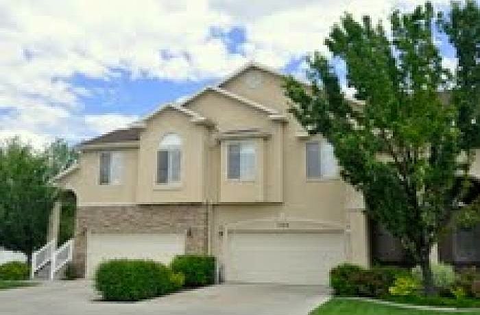 Front of townhome