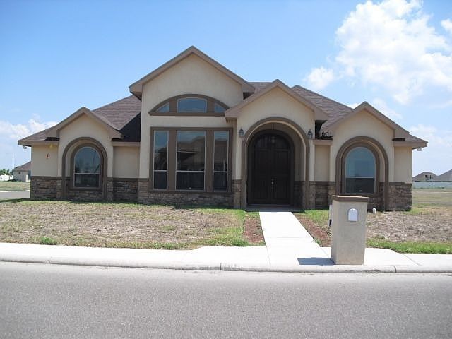1st image of 601 Cedarwood Dr