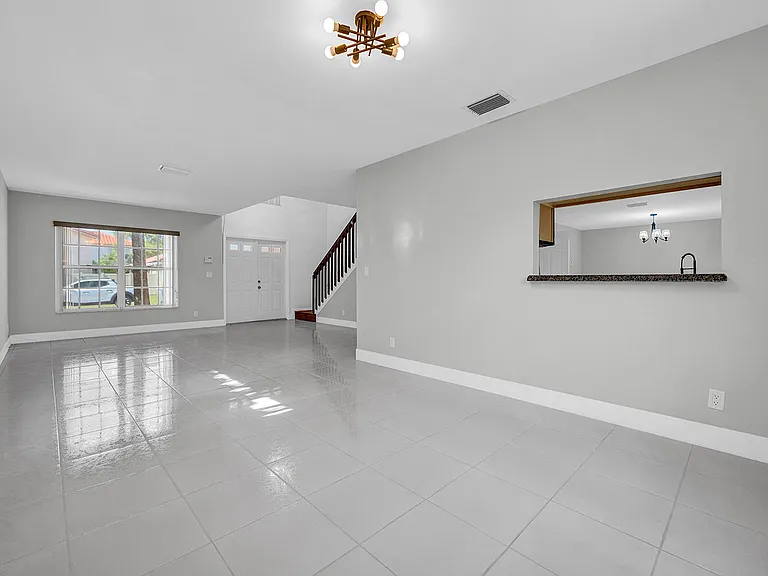 10820 Buttonwood Lake Dr — Photo 7