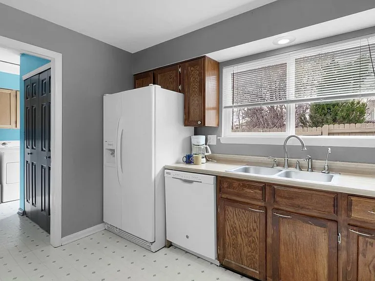 4720 S Dudley St #7 — Photo 8
