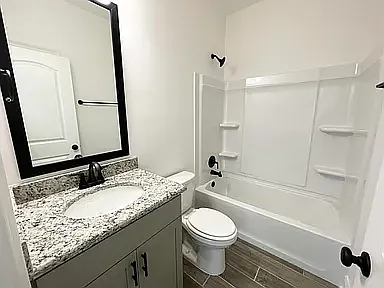 4 bed, 1605 sqft, $2,300 — Photo 3