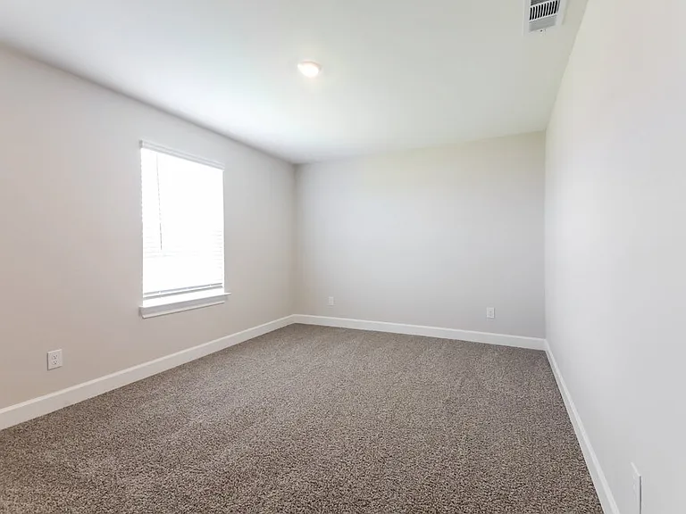 709 Princeton Hts — Photo 14