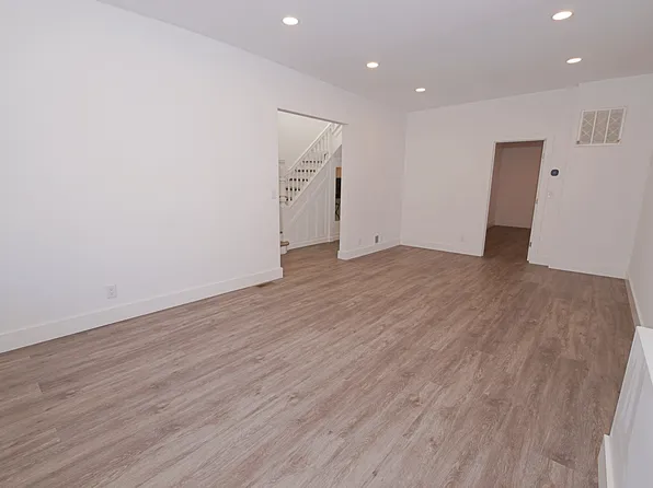 34 Hilliard Avenue image 15 of 33