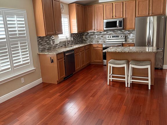 3rd image of 1549 Sweetspire Dr