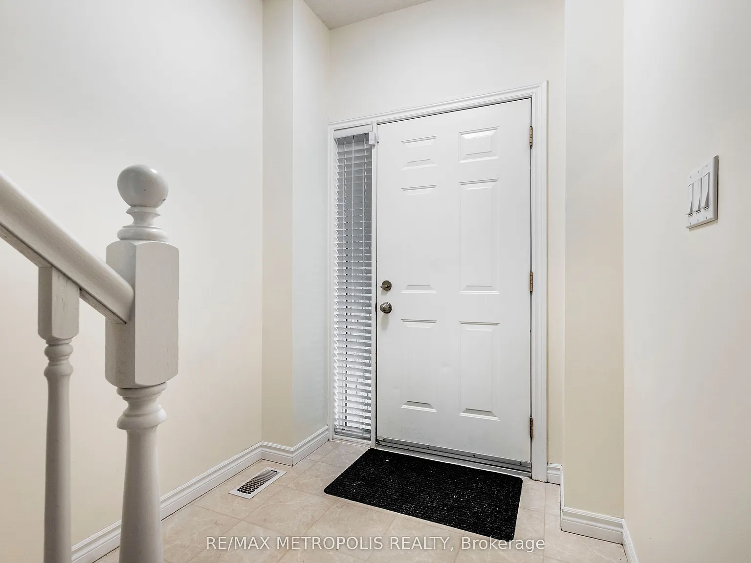 3 bed, $3,500 — Photo 2